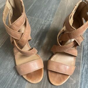 Lucky Brand Tan Strappy Sandals